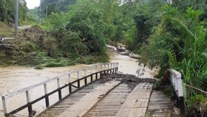 Banjir dan Longsor Melanda Bunut Hulu Kalbar, 1 Jembatan Hanyut