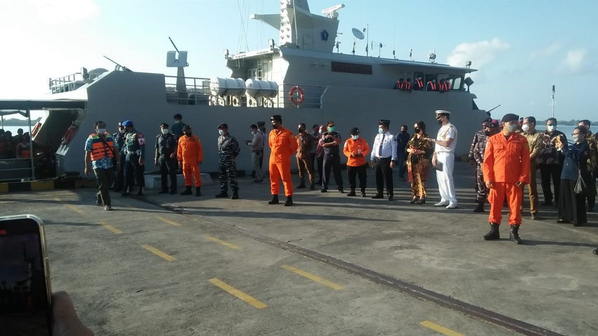 19 ABK KM Bandar Nelayan 188 That Almost Drowned In The Indian Ocean Arrives In Bali