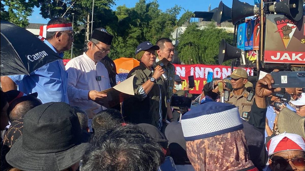 Meet The Demonstrators In Front Of The DPR Building, Members Of The F-PKB Promise To Fight For The Right Of Administrative Rights