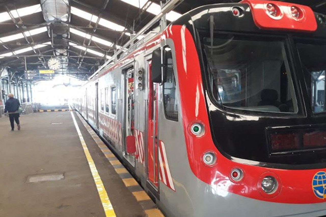 KRL Solo – 日惹每年运送200万乘客,交通部长Budi Karya Optimist燃料消耗量下降51%