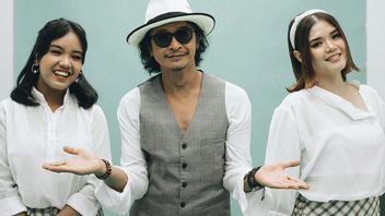  時代とジャンルのディバイダーをヒット,アンディ/rifコラボレーションと曲の次の沈黙が待っています