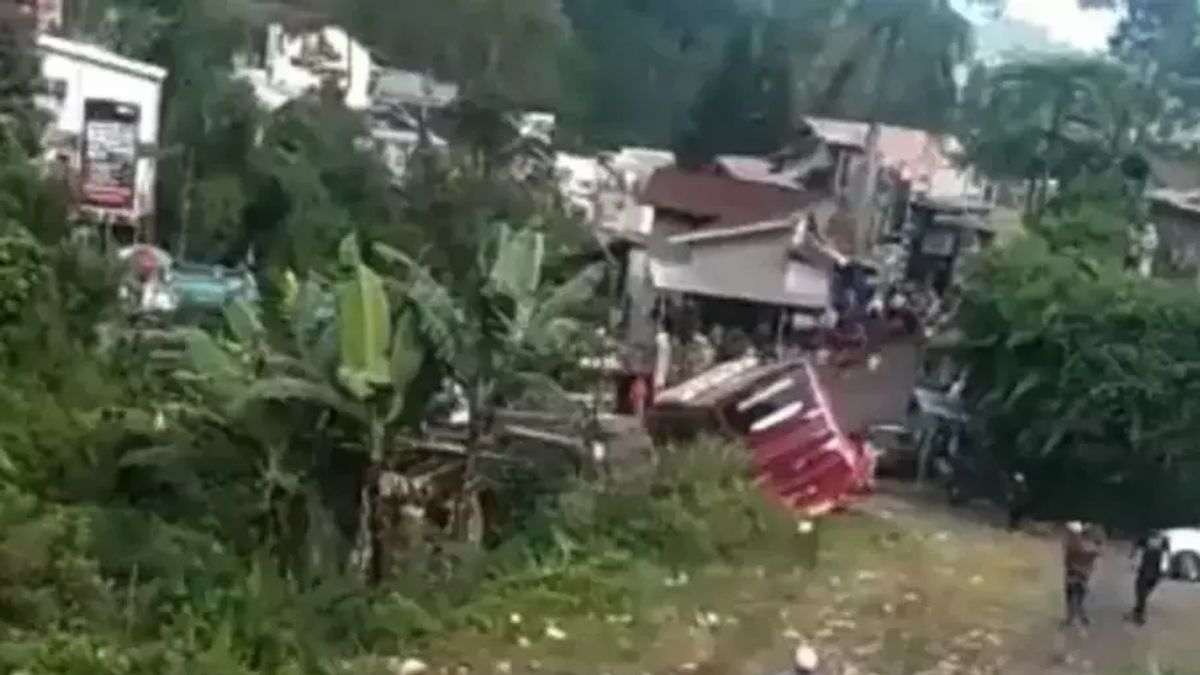 Polisi Duga Penyebab Kecelakaan Bus Pariwisata Terguling di Guci Tegal Akibat Lokasi Parkir yang Turun
