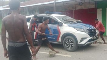 Prétendument déclenché par des résidents ivre, le personnel de la police de Mamberamo Raya a été attaqué avec des lingvises parang et de pierre