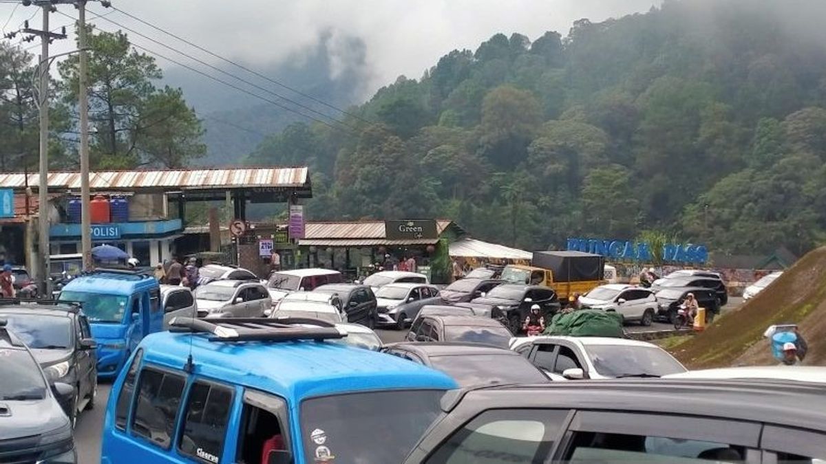 Macet Jalur Puncak, Pemudik Arus Balik dari Cianjur Diarahkan Lewat Jonggol