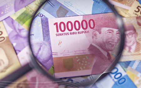 Rupiah Selasa Menguat ke Level Rp13.715 per Dolar AS