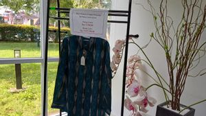 k a vendu aux enchères de seulement Rp5 mille, cette chemise de butin a finalement coûté 5,6 millions de roupies
