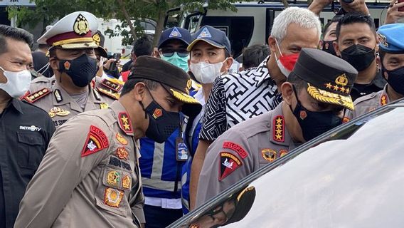 Kapolri Cek Arus Mudik di Tol Kalikangkung