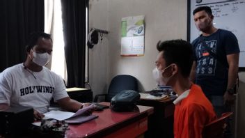 Minta Rp600 Ribu ke Kepala Dinkes Riau untuk Beli Handphone, Wartawan Gadungan Mengaku Editor MNC TV Diamankan Polisi Pekanbaru
