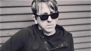 Gitaris Pendiri Band Cake, Greg Brown Meninggal Dunia