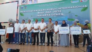 为了纪念2026年五一节，BPJS Ketenagakerjaan在北雅加达地区分发了数百个食品包