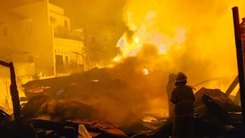 Residents' Intensive Settlement Near Palmerah Brimob Dormitory Caught Fire