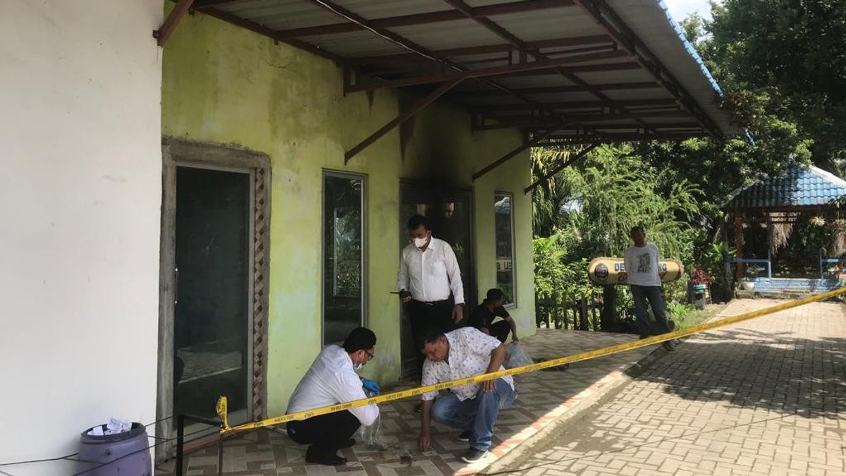 Teror Bom Molotov di Kantor Desa di Hamparan Perak Deli Serdang Sumatera Utara