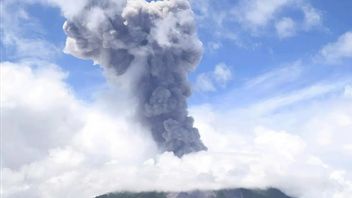 イブ噴火山、西ハルマヘラ摂政政府は避難場所を準備します