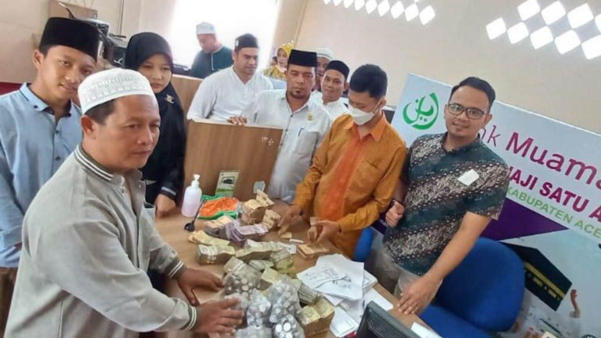 MasyaAllah, Tukang Siomai di Aceh Timur Bayar Biaya Haji Rp25 Juta Pakai Uang Logam Rp1.000