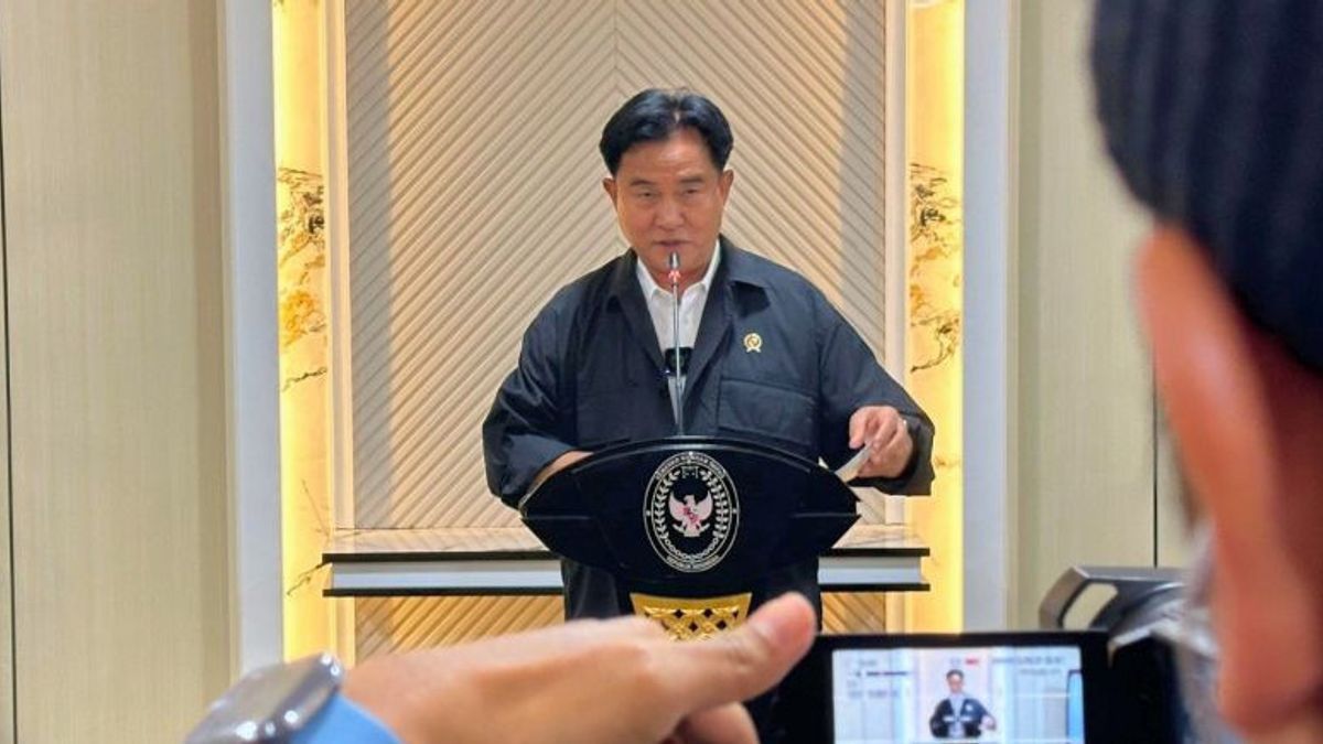 Yusril Minta Kuasa Hukum Delpedro Marhaen Hadapi Persidangan secara <i>Gentleman</i>