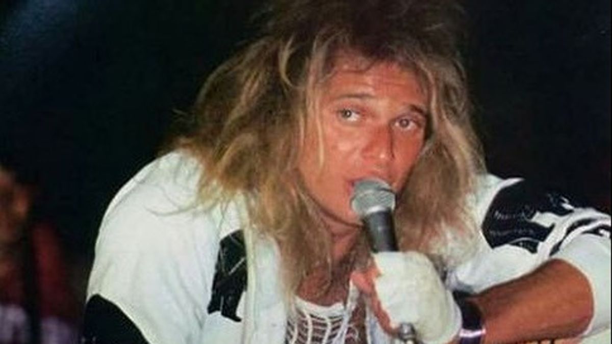 David Lee Roth Upstage Again Sing Panama