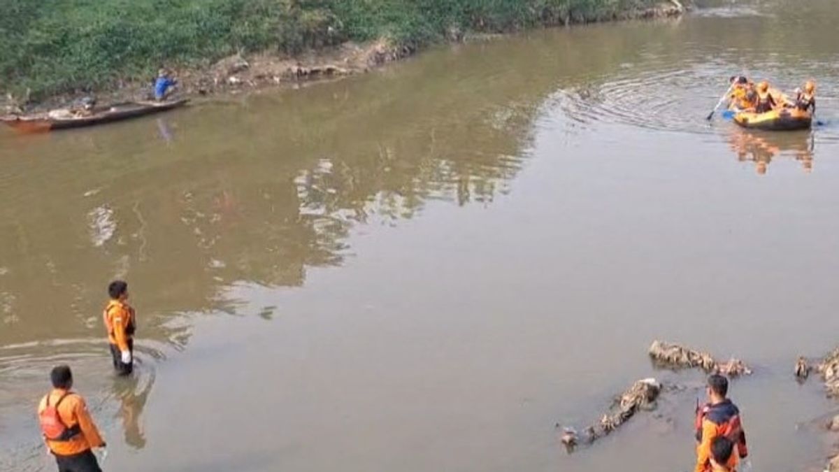 The Joint SAR Team Is Still Conducting A Sweep In The Bekasi River