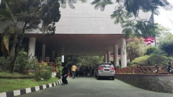 Tim Penyidik KPK Datangi Gedung Rektorat Universitas Lampung