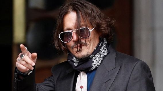 Jadwal Sidang dan Syuting Bentrok, Johnny Depp Pilih Mana?