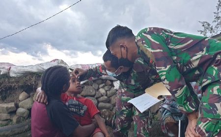 Luka Robek Kepala Anak Pegunungan Tengah Papua Diobati Prajurit: Terima Kasih Bapak-bapak TNI