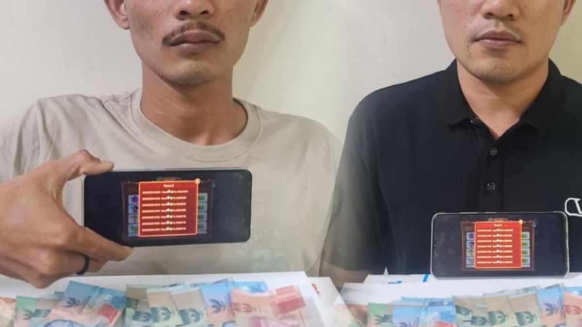 Transaction de chips judiciaires en ligne à Kedai Kelontong, 2 jeunes hommes du sud d’Aceh arrêtés par la police