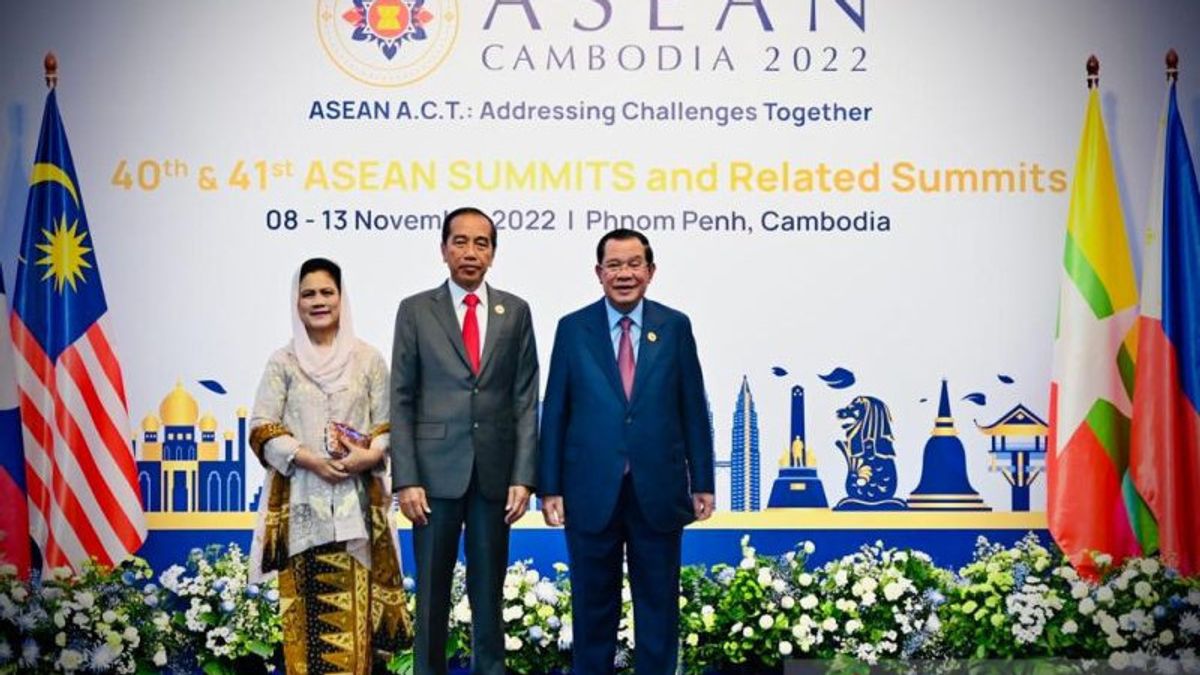 Presiden Jokowi dan Iriana Hadiri Pembukaan KTT ASEAN Kamboja
