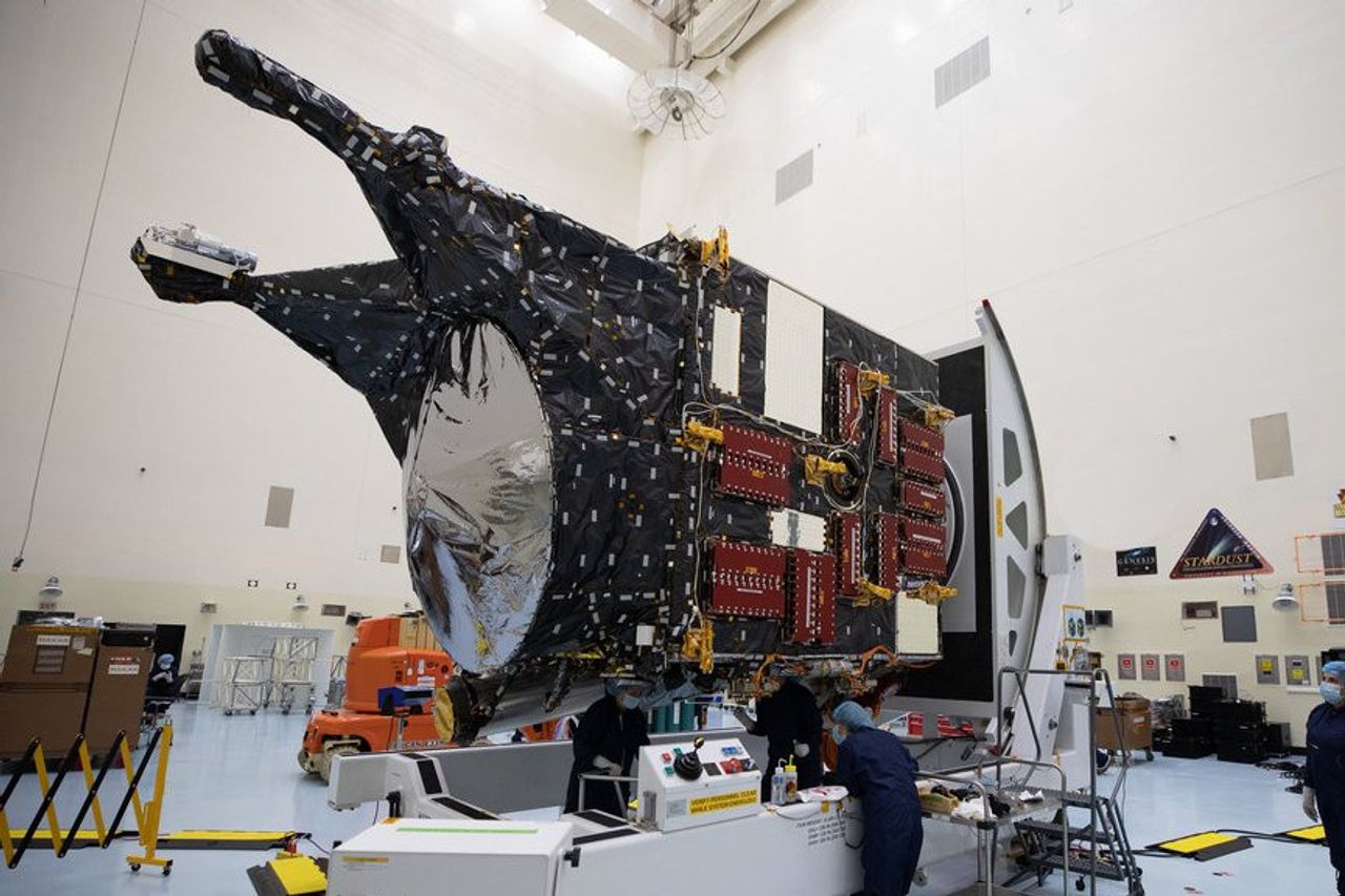 プシュケ宇宙船は、金属でいっぱいのユニークな小惑星に爆発する準備をします