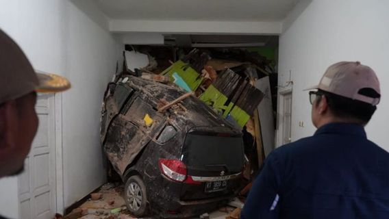 14 Rumah di Kukar Terdampak Longsor Lahan Bekas Tambang Ilegal, 4 Orang Terluka