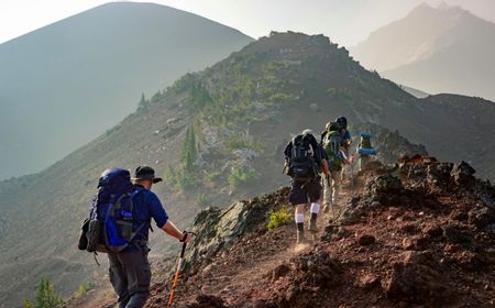 Tren Wanita di China Sewa Teman untuk Mendaki Gunung, Harga Lebih Mahal jika Tampan