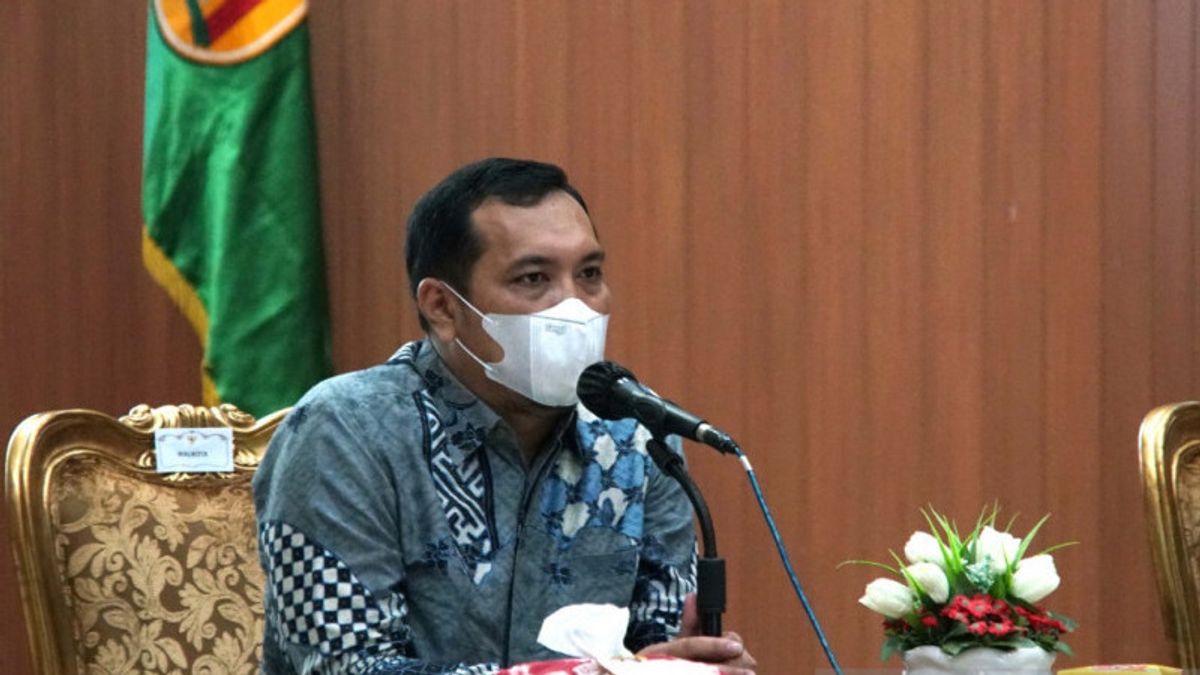 Walkot Aditya Mufti Attend Les Instructions Du Ministre Tito Sur Le Statut PPKM Dans La Ville De Banjarbaru