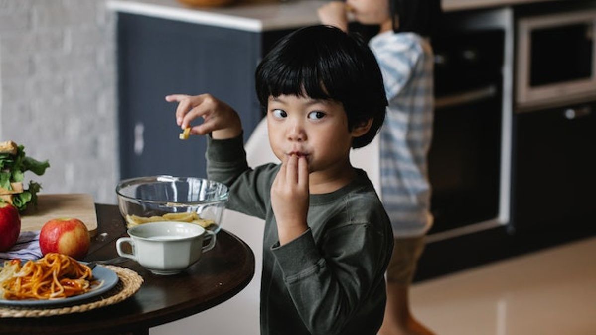 3 Kesalahan Orang Tua yang Sebabkan Anak Suka Memilih Makanan