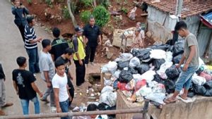 DLH Purwakarta 'Lempar Bola' ke Warga Soal Menumpuknya Sampah di TPS