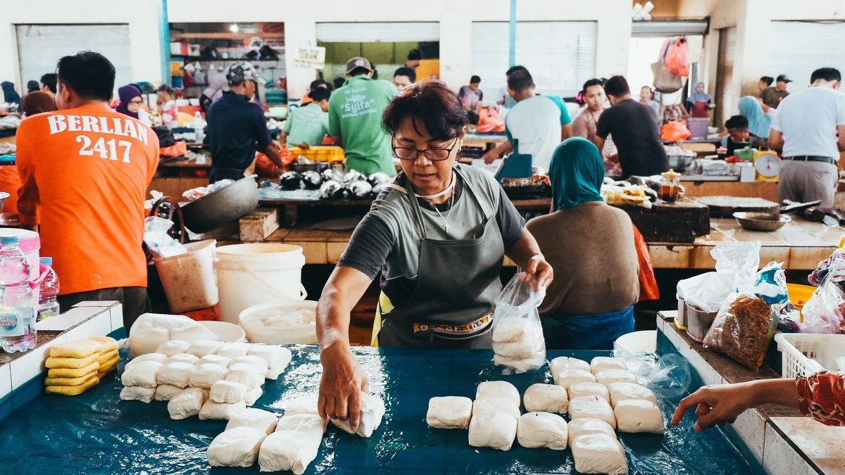 Les Marchands Du Marché Demandent Le Renforcement Des Restrictions D’activité Communautaire à Microéconomique Pour Ne Pas Perturber La Distribution Alimentaire