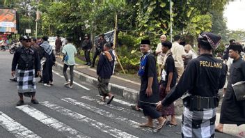 バリ島ムスリムは、1447年のヒジュラ暦のイード・アル・フィトルの礼拝中に宗教的モデレーションを強調