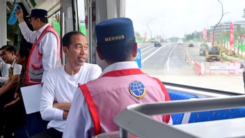 Ahead Of The 79th Anniversary Of The Republic Of Indonesia, Jokowi Jajal Rides The Autonomous Trem