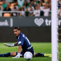 Gol Injury Time Eks Bek Barcelona Gagalkan Kemenangan Real Madrid 