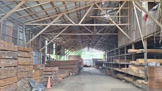 Illegal Wood Trail Revealed, Storage Warehouse in Samarinda Was Raided by Gakkum LHK