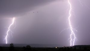 Beware Of Potential Rain Accompanied By Lightning Occurs In The Majority Of Indonesia Today