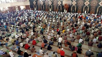 Malgré La Pandémie, La Grande Mosquée At-Tin Tient Toujours Des Prières Du Vendredi, Mais Avec Des Prokes Stricts  
