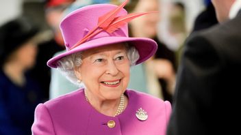 آلام الظهر، الملكة إليزابيث الثانية تلغي حفل يوم الأبطال البريطانيين