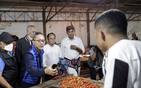 Pantau Pasar Kasih Naikoten Kupang, Mendag Zulhas: Harga Bapok Stabil