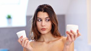 Kalau Ganti yang Baru, Perhatikan 6 Tanda Tidak Cocok dengan Produk Skincare