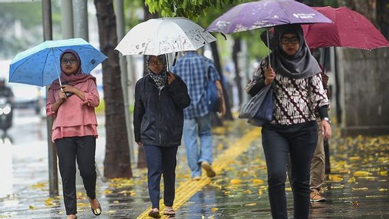 BMKG:该国大城市中的大多数从周一下午开始下雨