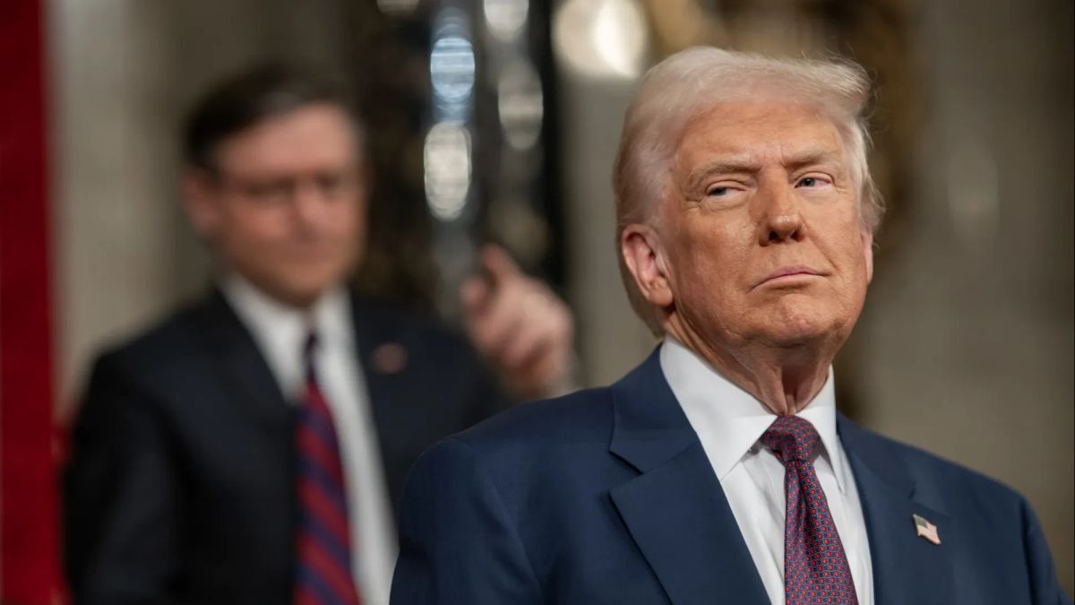 Trump Sebut Kopilot F-15E Jatuh di Iran Dalam Kondisi Selamat