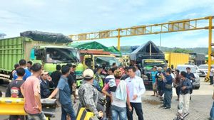 Sopir Truk di Pelabuhan Bakauheni Protes Mobil Tak Kunjung Masuk Kapal