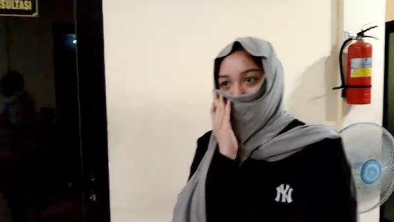 Kronologi Putri Nikita Mirzani Kabur, Ngeluh Sakit Kepala hingga Nekat Kabur dari Puskesmas