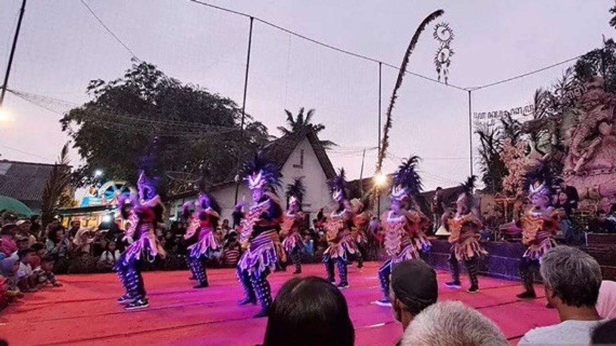 Penetapan Hari Kebudayaan Nasional 17 Oktober Cuma Upaya Menyenangkan Atasan, Tidak Lebih