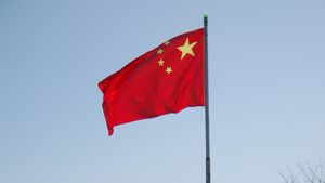 Di Tengah Sorotan 'Impor COVID-19', China Tetap Lanjutkan Evakuasi Warganya dari Afghanistan