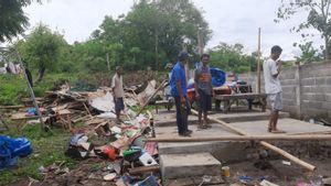  Rumah Kayu Roboh saat Hujan di Situbondo Timpa Anak hingga Terluka