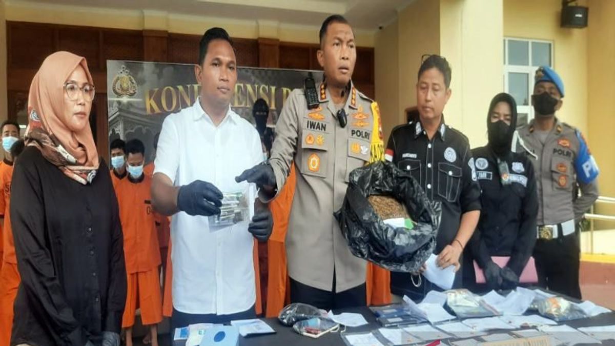 2 Boyolali Residents Arrested In The Surakarta Region Cafe For Selling Dry Cannabis